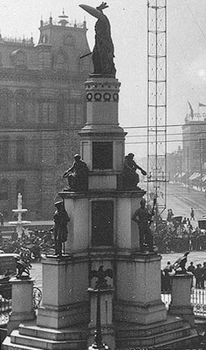 Michigan Soldiers and Sailors Monument.jpg